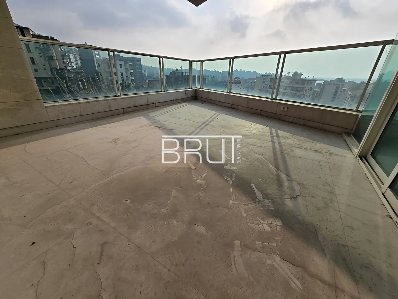 Apartment for Sale in Haret Sakher