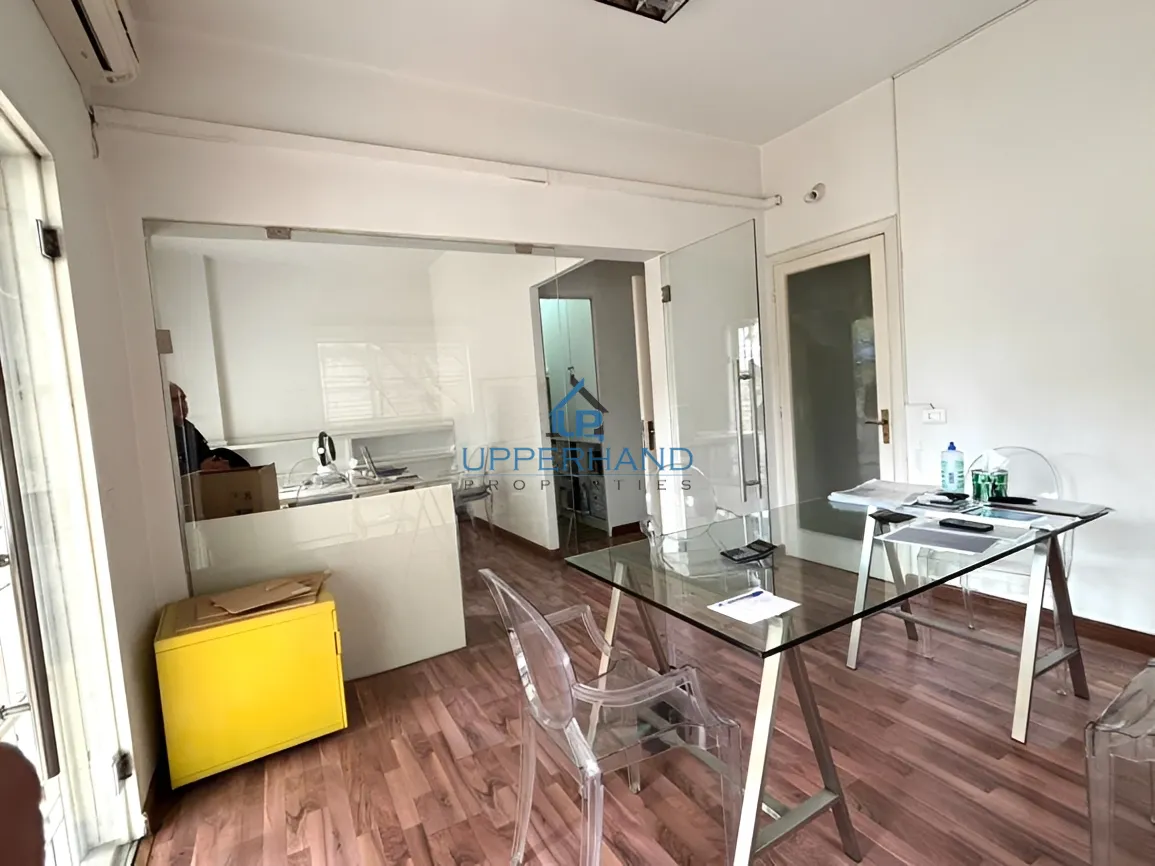 Office for rent in Horch Tabet