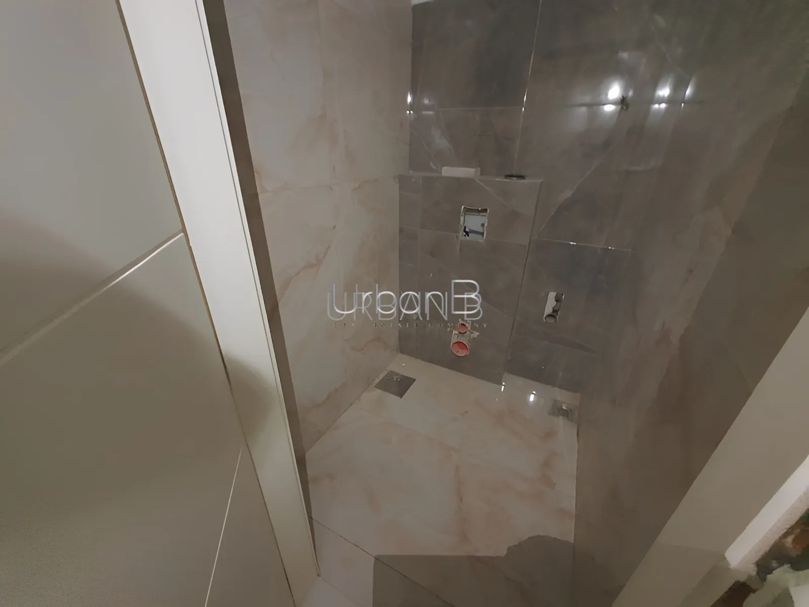 Residential in Ain al mraiseh, beirut, lebanon