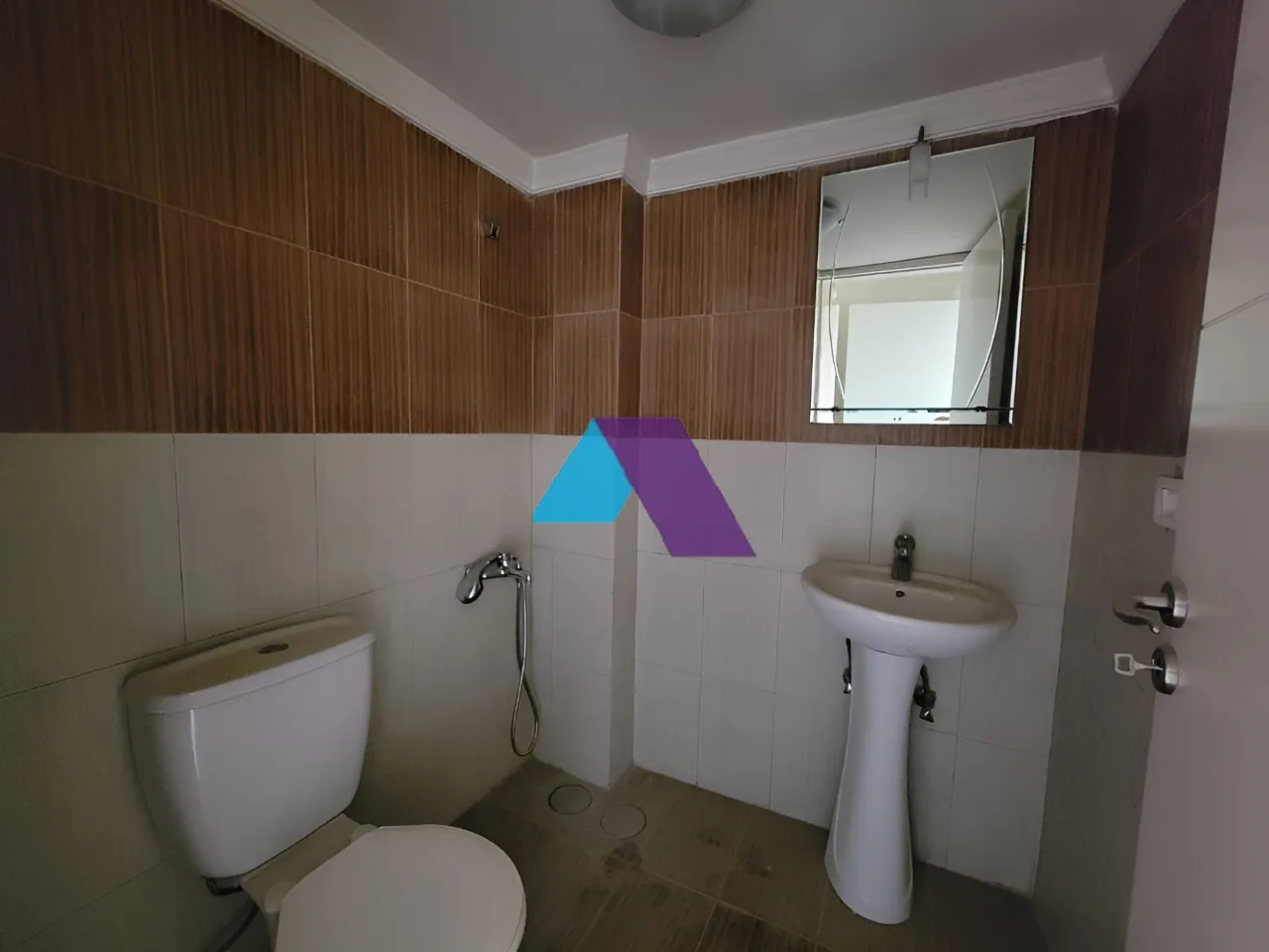 Apartment for Sale in Ballouneh