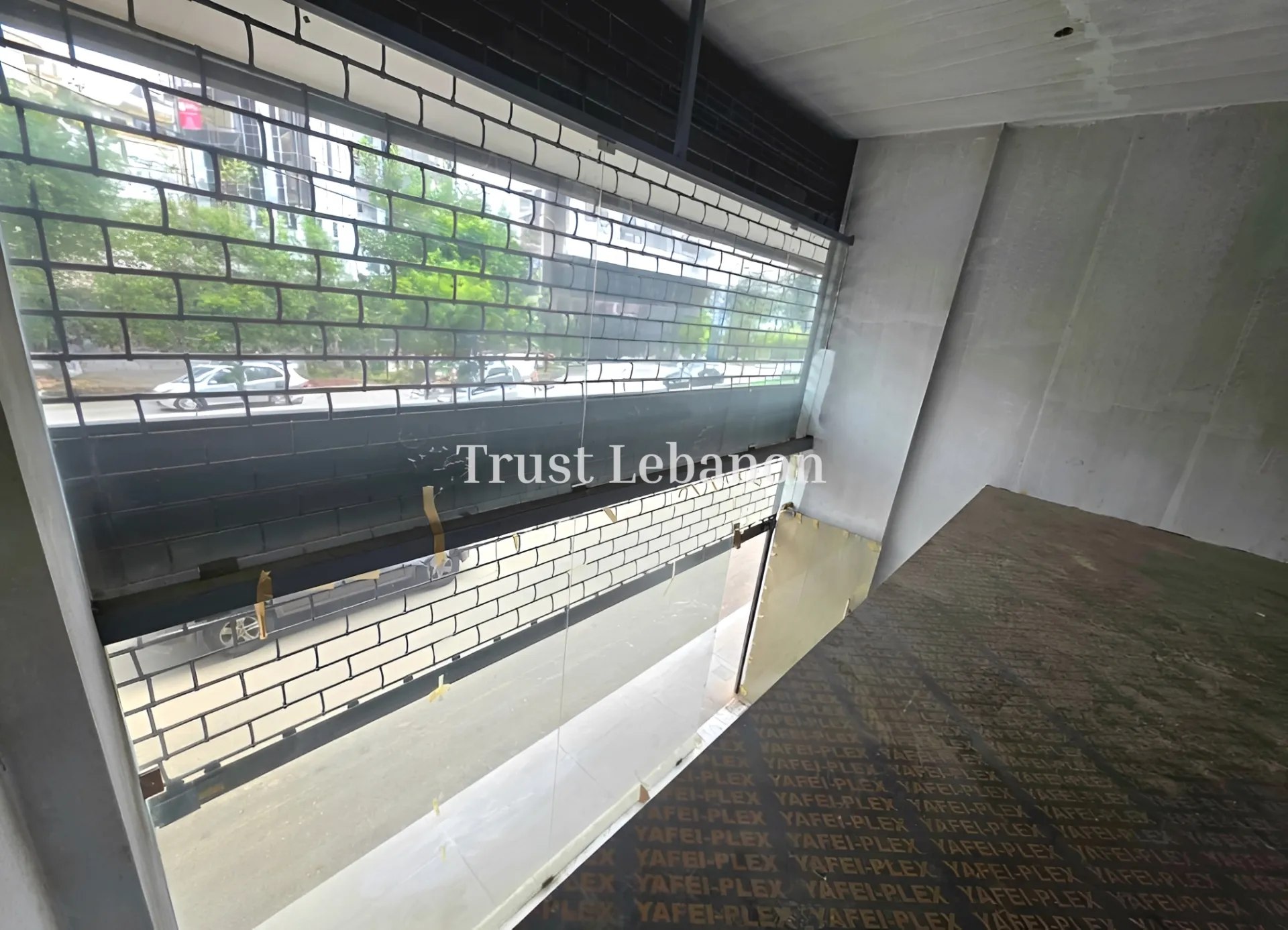 Shop for rent in Dekwaneh