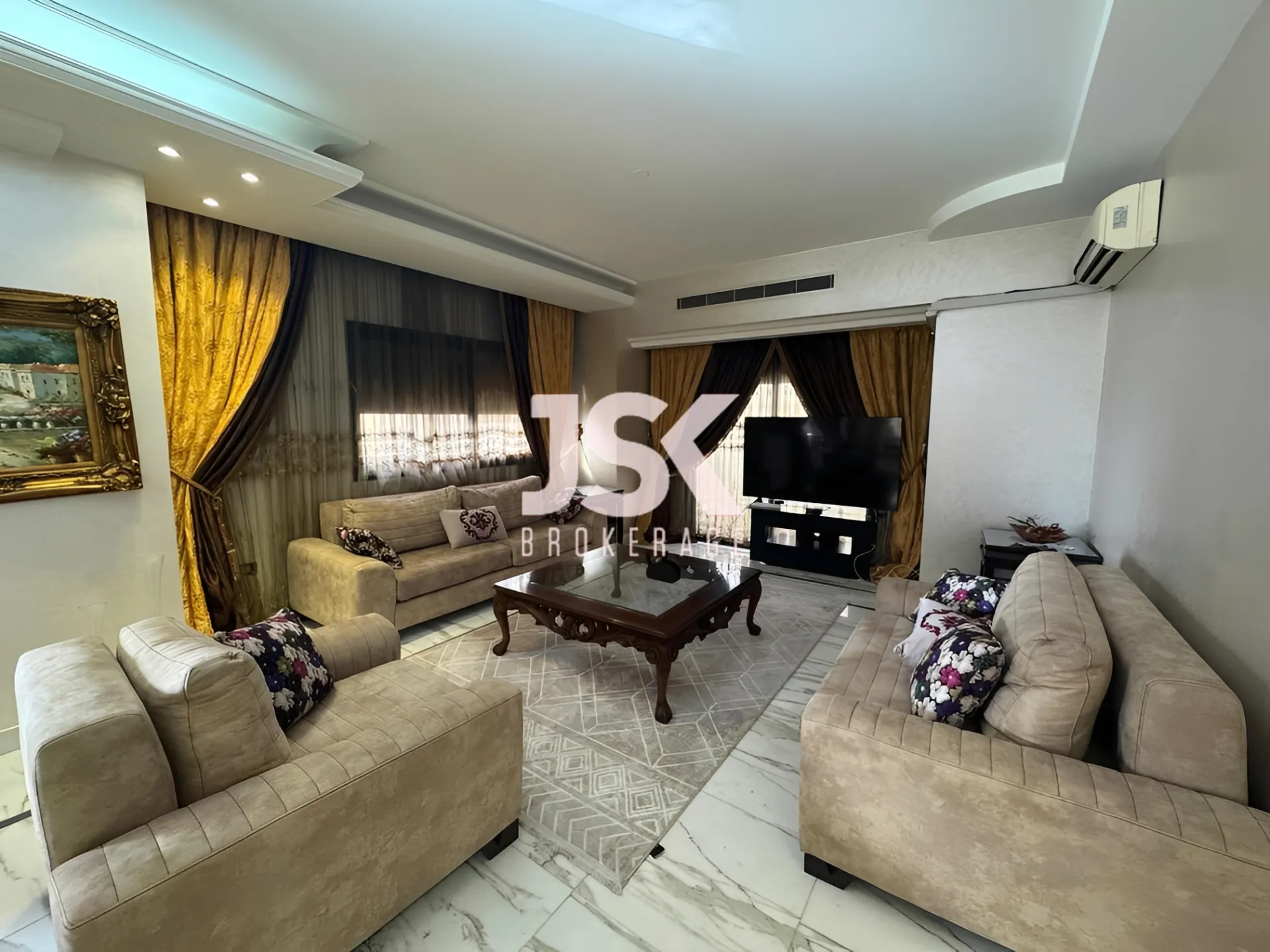 Apartment for Sale in Ramlet El Baida, Bayrut, Lebanon