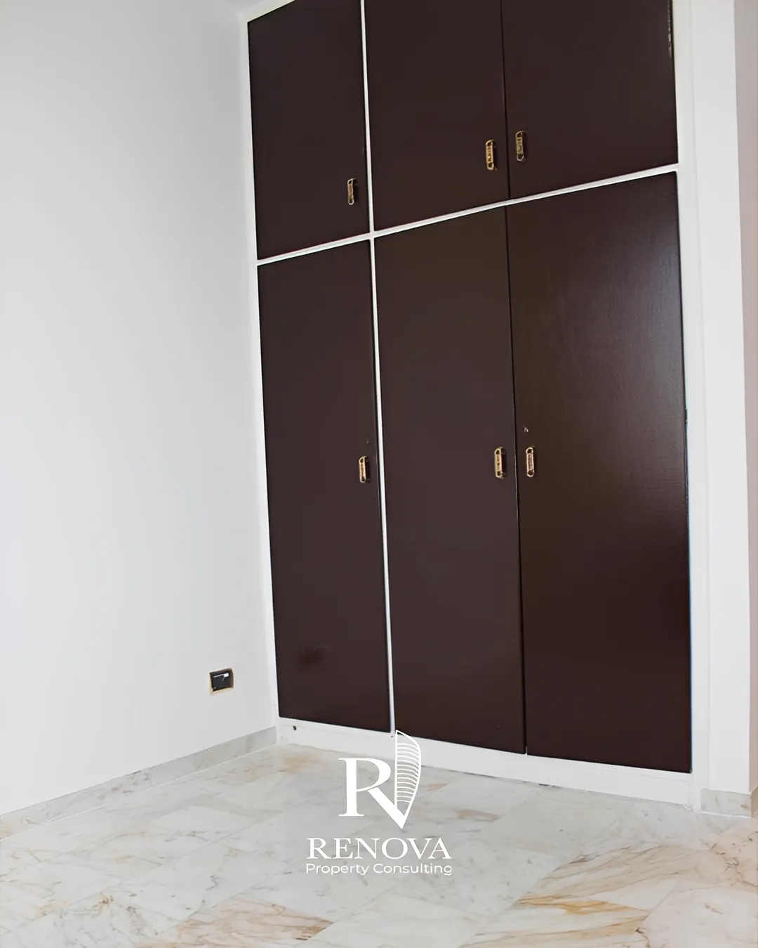 Office for sale in Mathaf