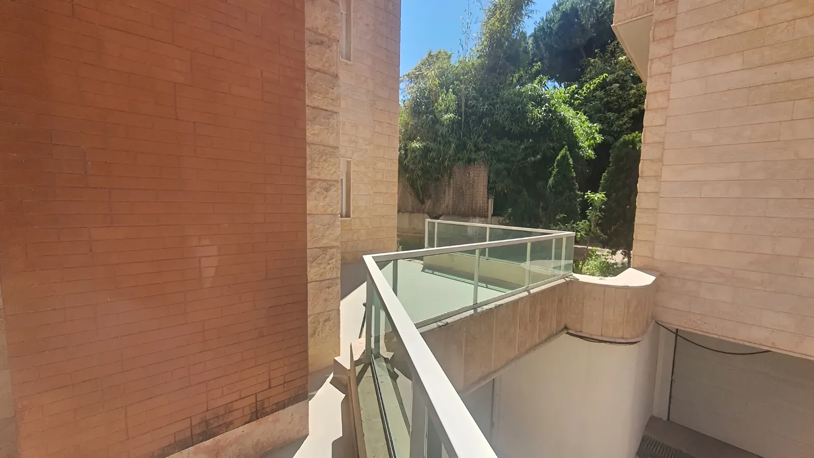 Apartment for Sale in Aamchit
