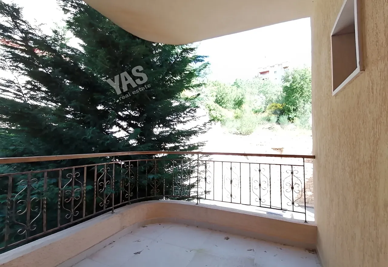 Apartment for Sale in Ajaltoun - 4 bed, 4 bath