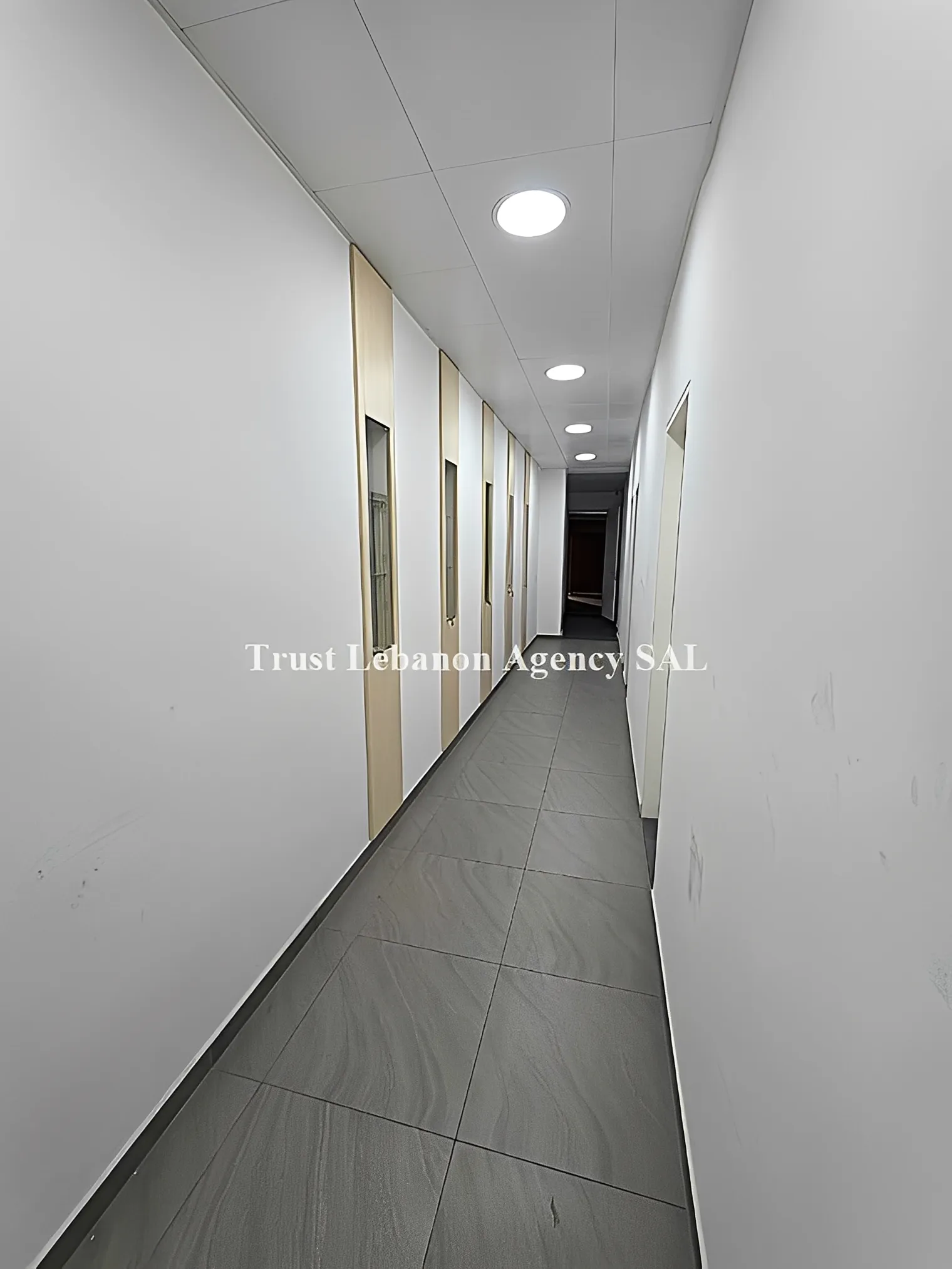 Office for rent in Metn, Horsh Tabet
