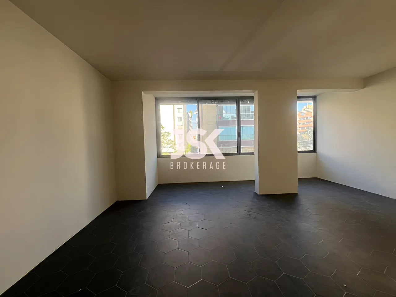 Building for Rent in Badaro