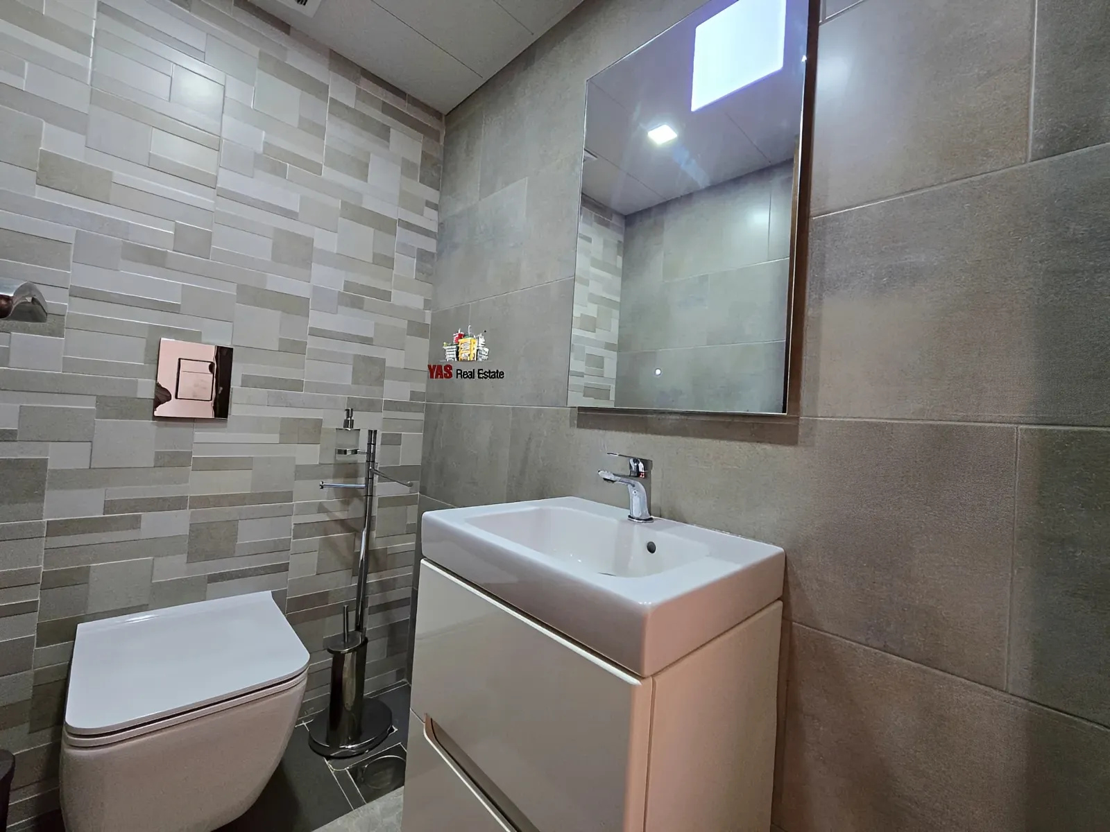 Apartment for Sale in Qlayaat
