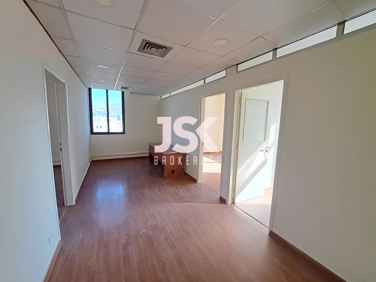 Office for rent in Daoura