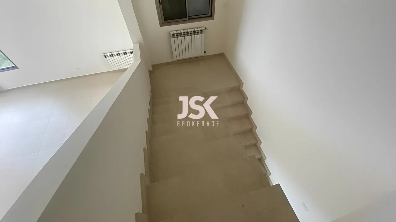 Triplex for Sale in Zikrit