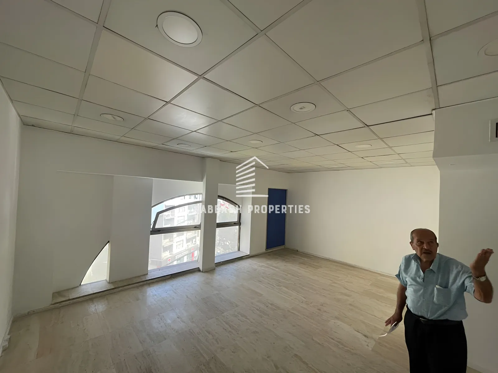 Office for rent in Sassine