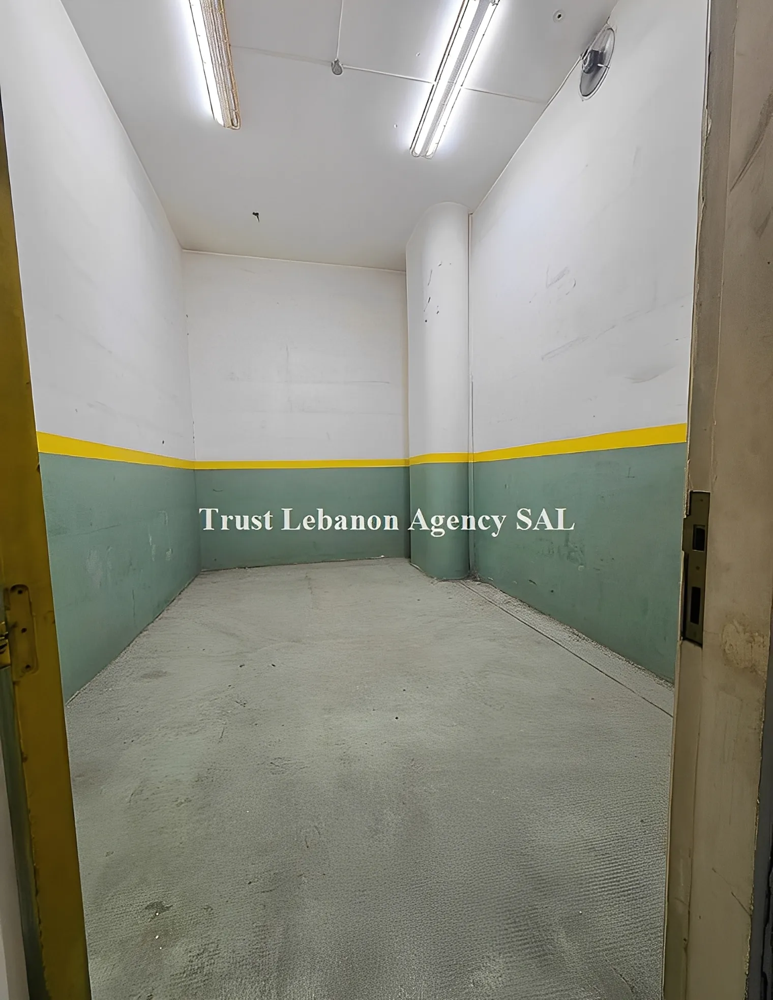 Commercial Property For Rent in Metn, Horsh Tabet