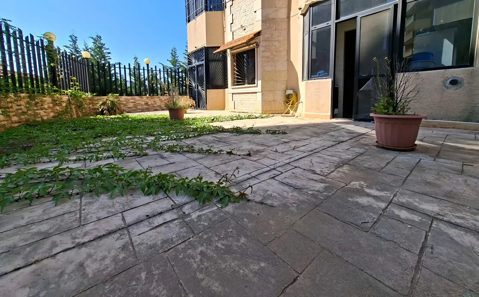 Apartment for Rent in Ajaltoun