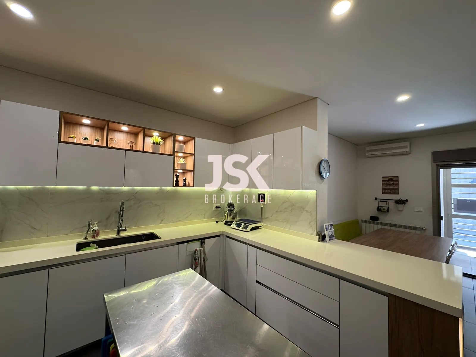 Apartment for Sale in Beit Meri
