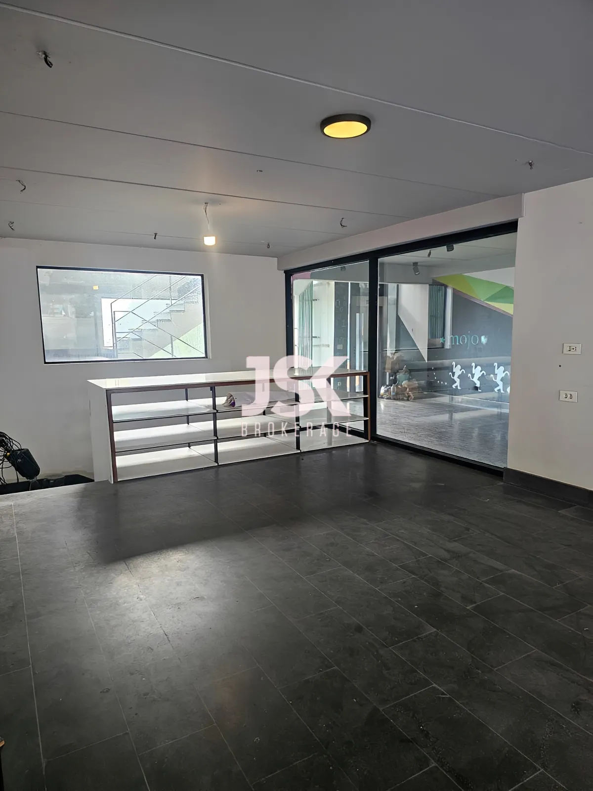 Shop for Rent in Cornet Chahwan