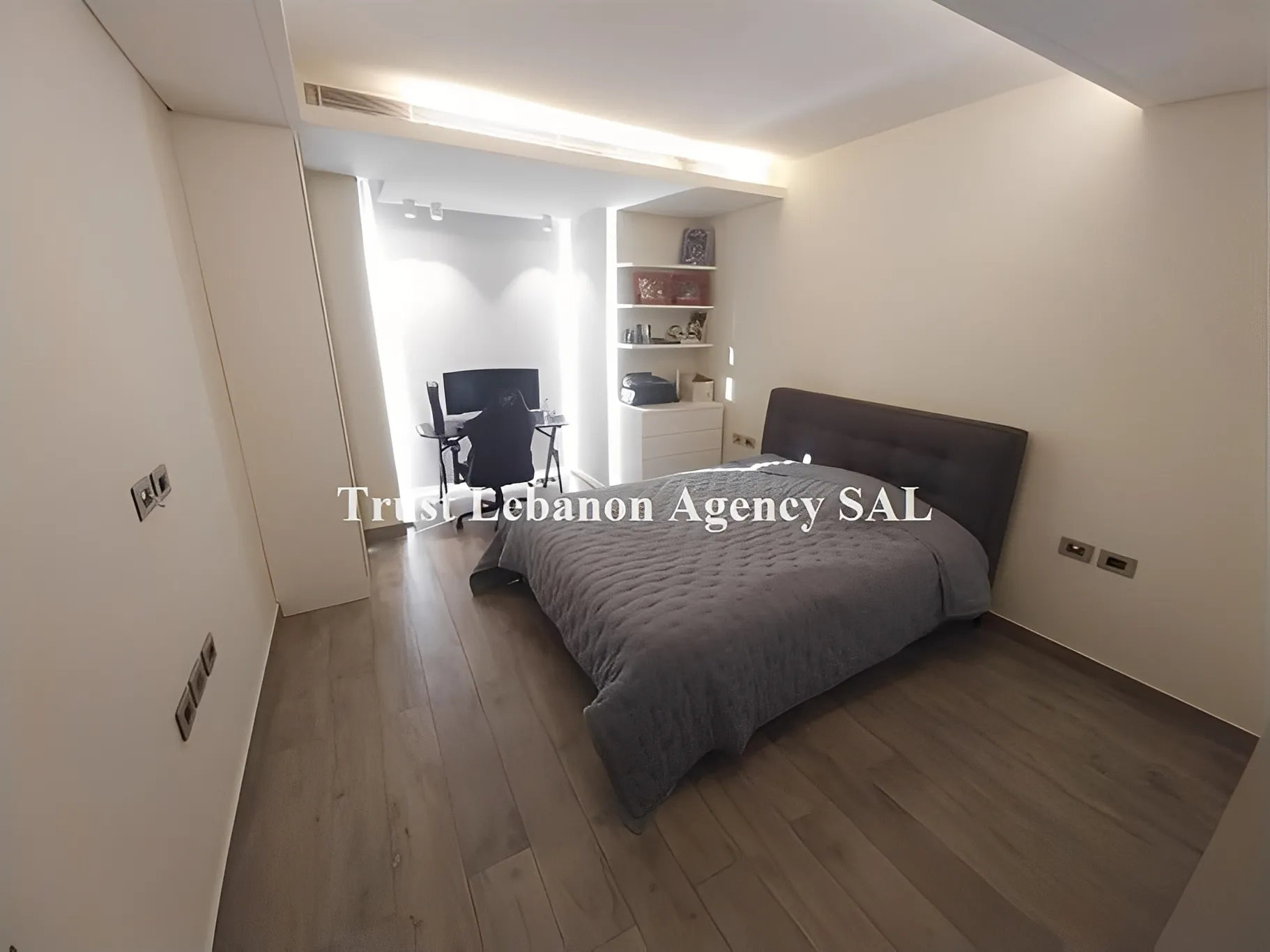 Apartment for Sale in Baabda Baabda - 2 bed, 4 bath