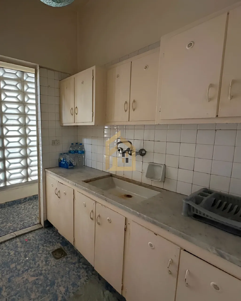 Apartment for rent in Ras Beirut, Beirut, Lebanon - 1 bed, 1 bath