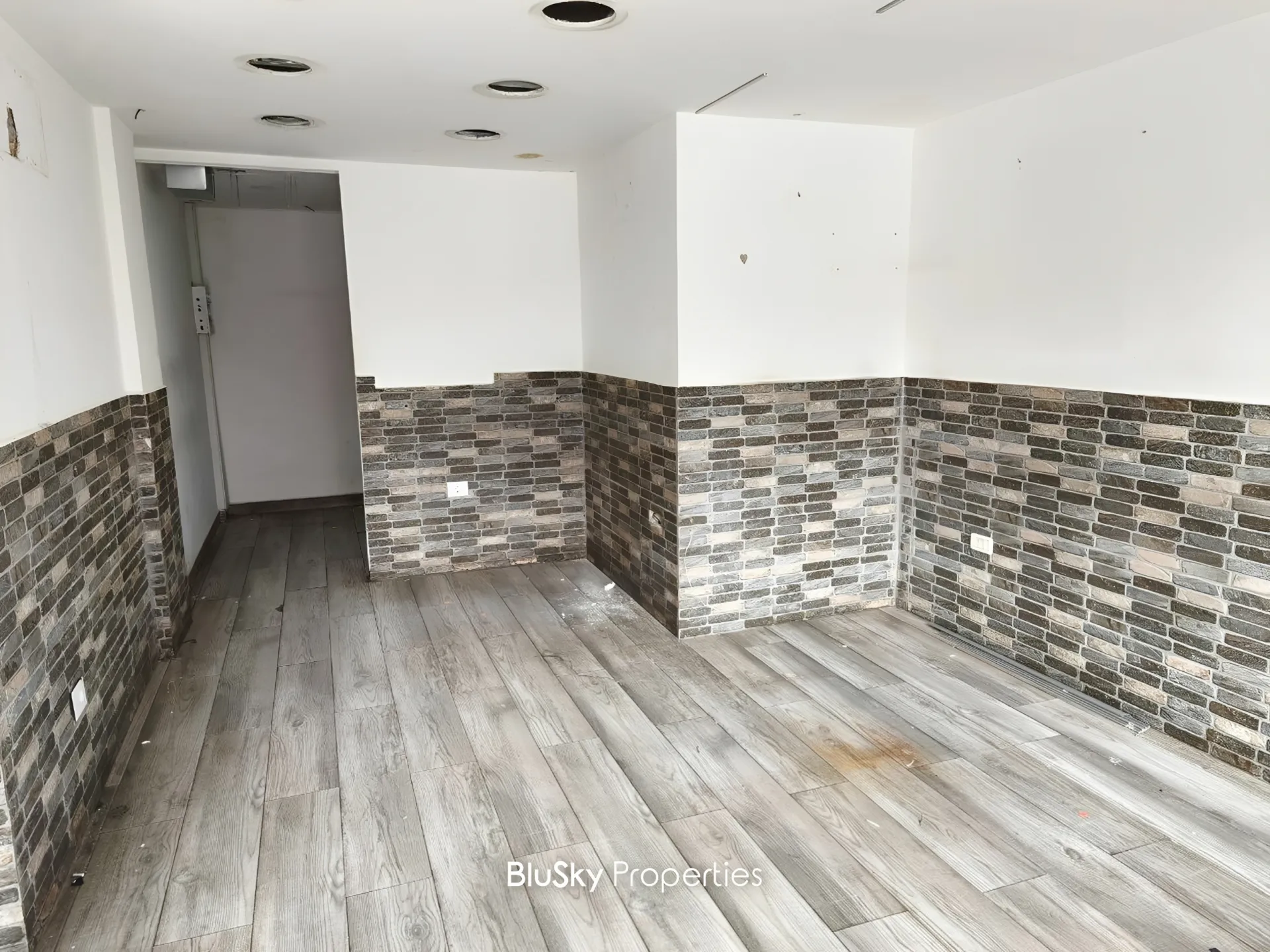Shop for rent in Jal El Dib