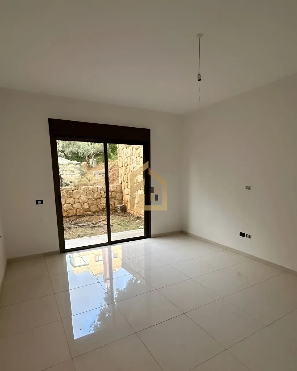 Apartment for sale in Mtayleb