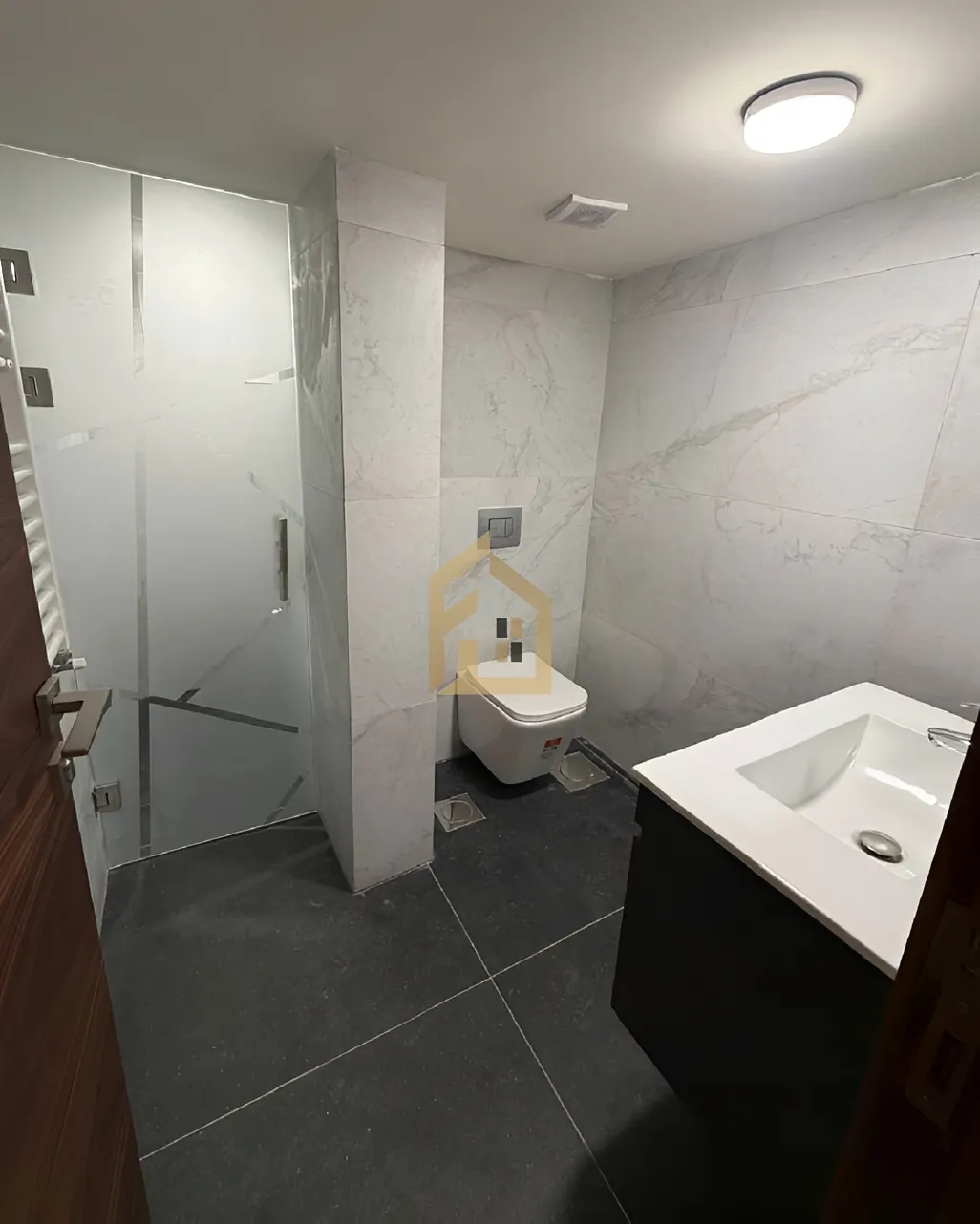 Apartment for rent in Ballouneh, Lebanon