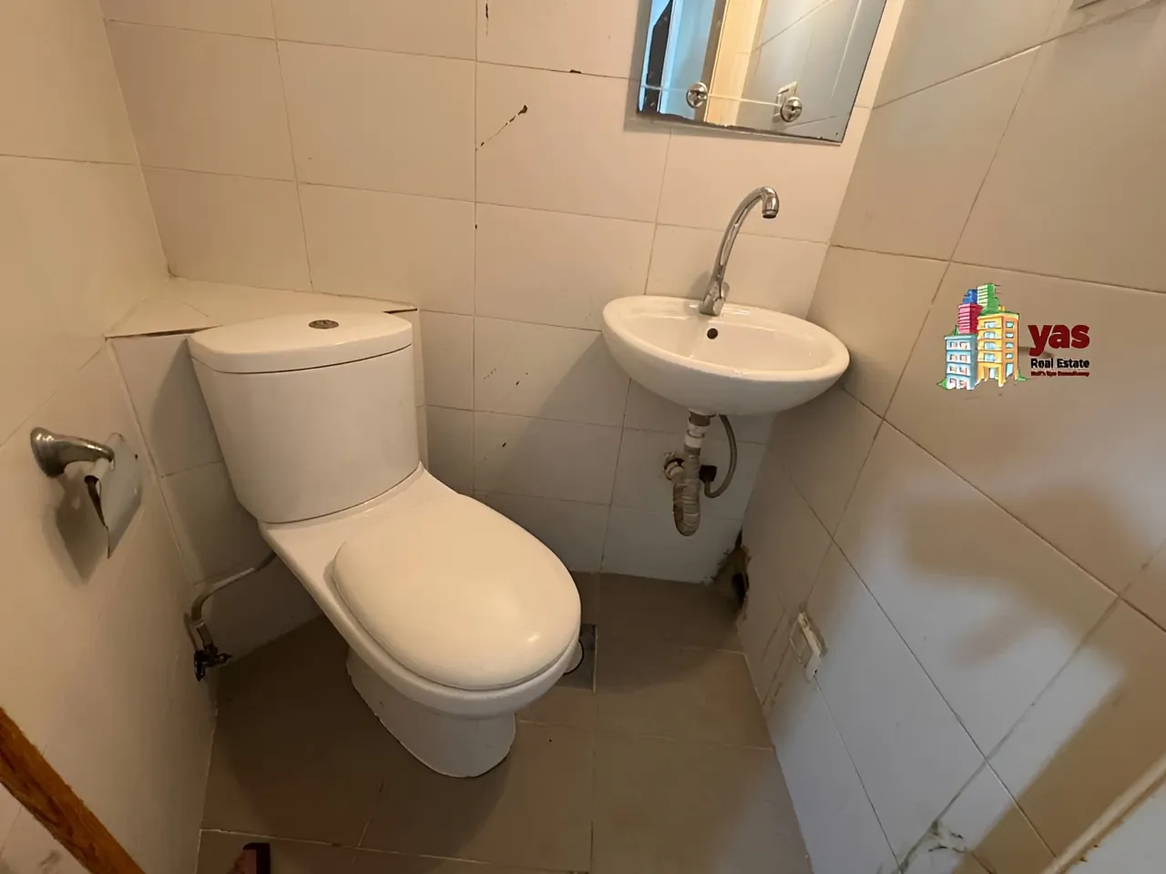 Shop for rent in Adonis