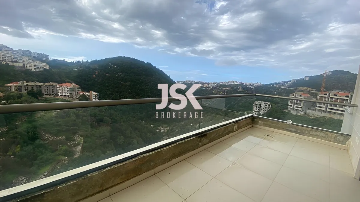 Apartment for Sale in Zikrit, Lebanon - 3 bed, 3 bath