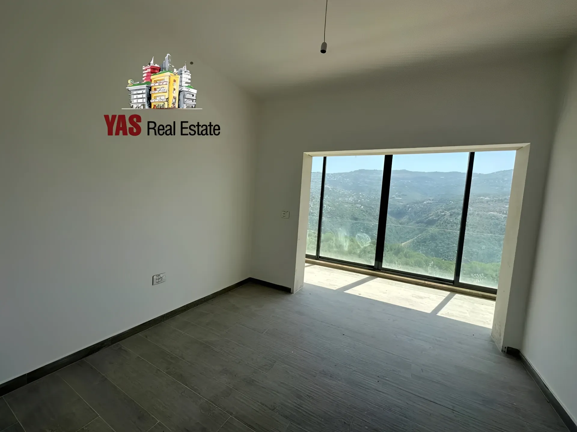 Apartment for Sale in Ballouneh - 3 bed, 4 bath