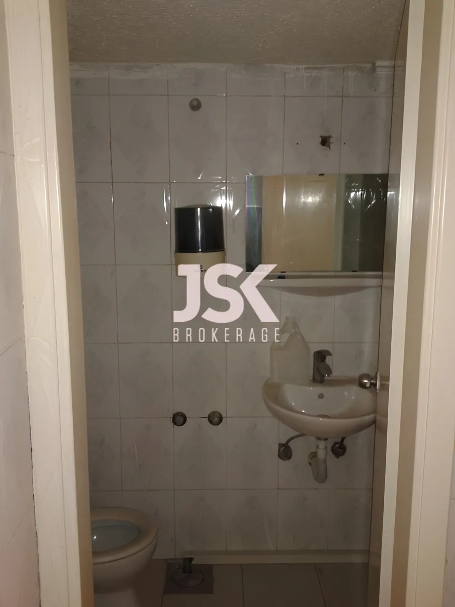 Office for sale in Dekwaneh