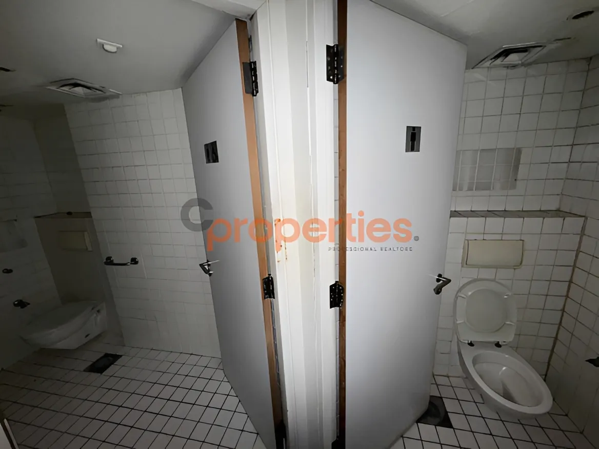 Office for Rent in Forn El Chebbak