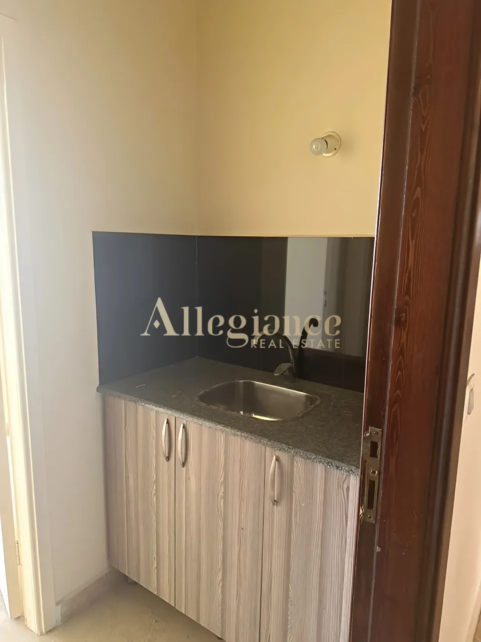 Shop for rent in Mazboud