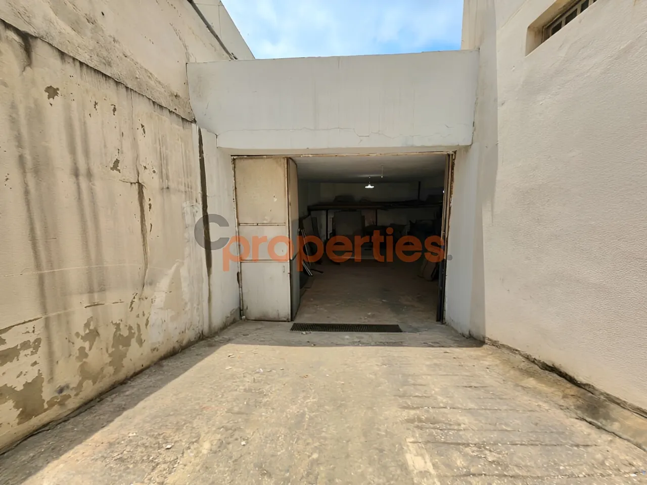 Warehouse for rent in Dbayeh, Lebanon