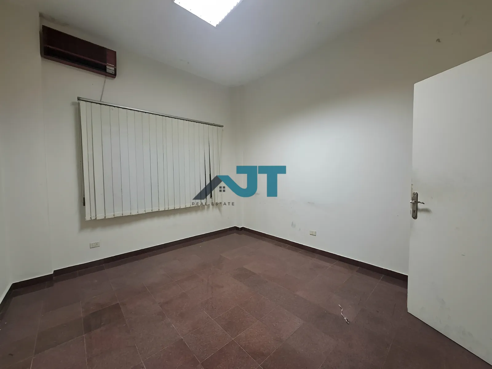 Office for rent in Badaro