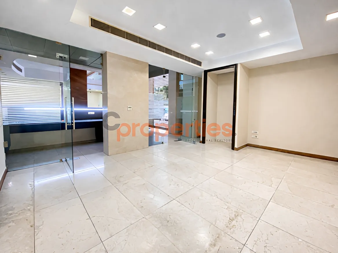 Showroom for Rent in Jal El Dib