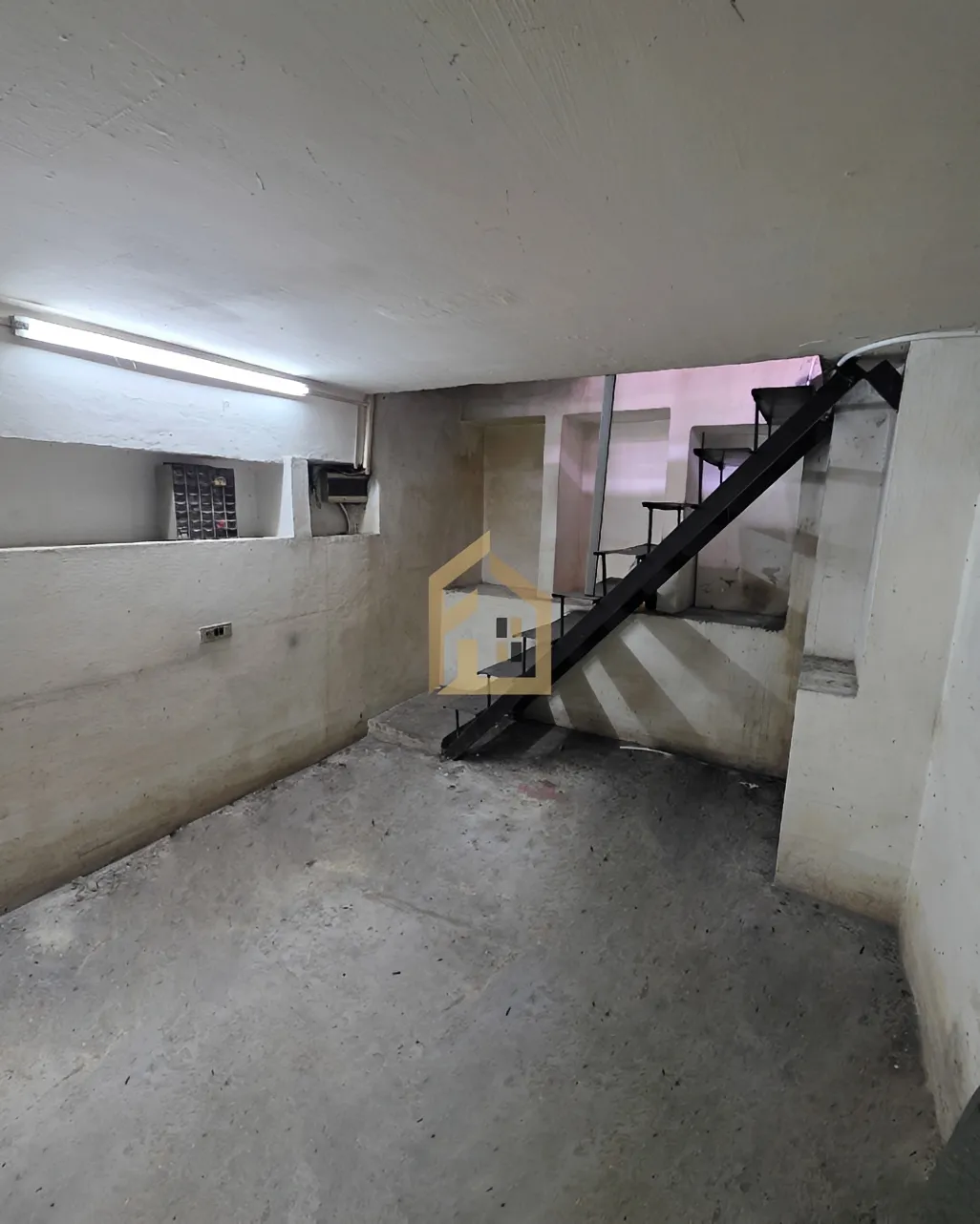 Shop for sale in Achrafieh