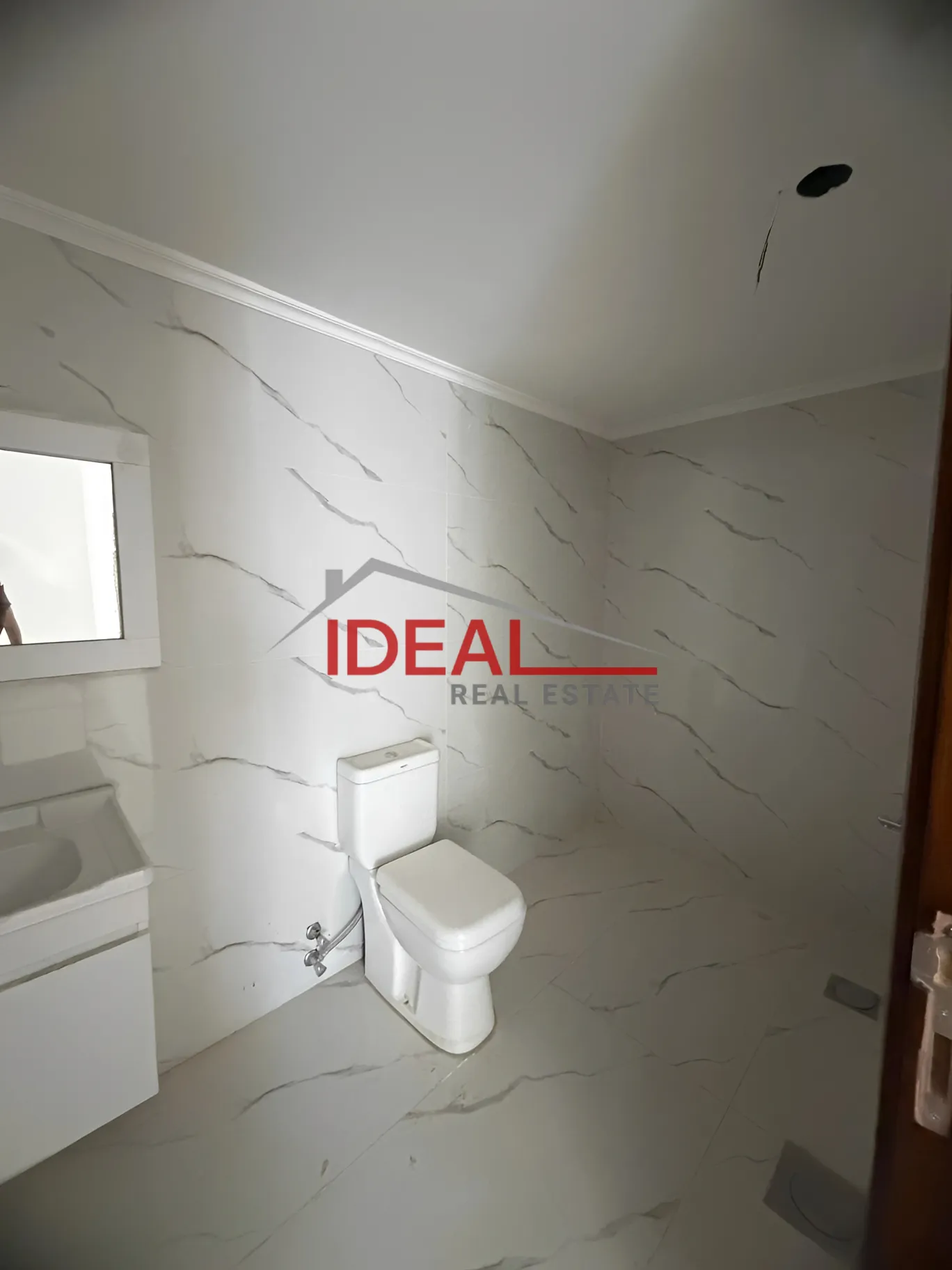 Apartment for sale in Ballouneh, Lebanon