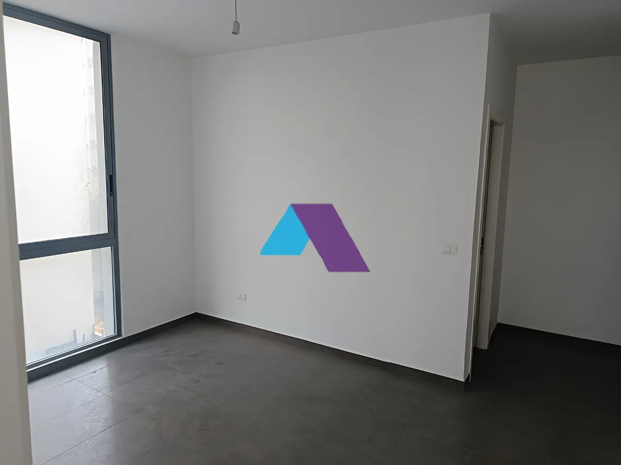 Office for Sale in Ain El Remmaneh