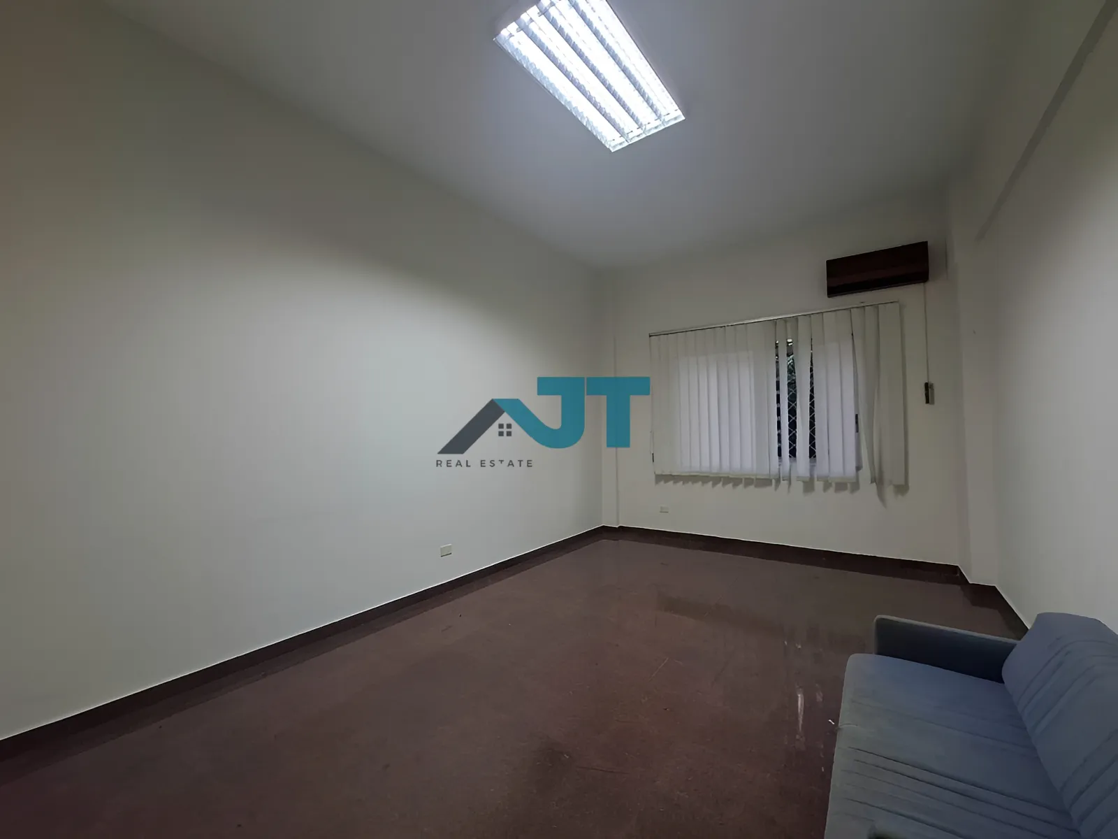 Office for rent in Badaro