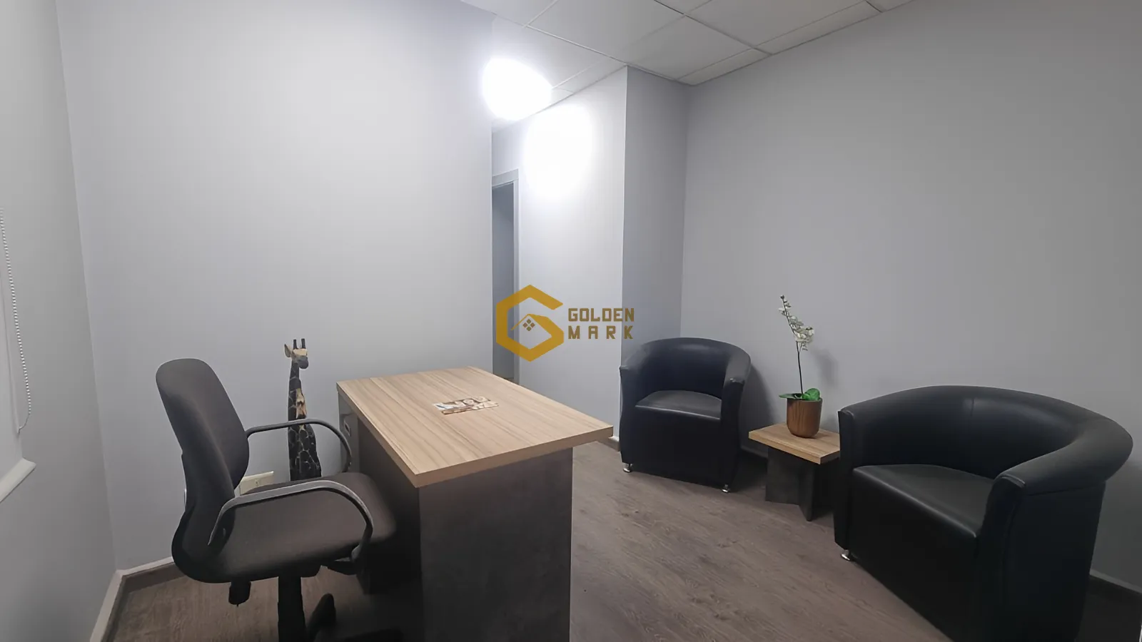 Office for rent in Mazraat Yachoua