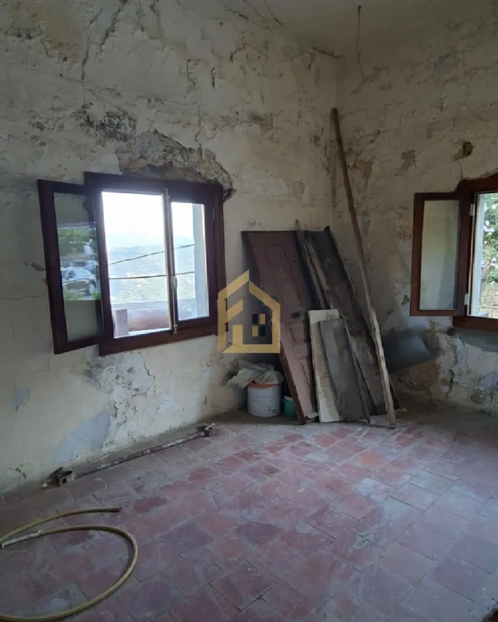 Shop for rent in Broummana, Lebanon