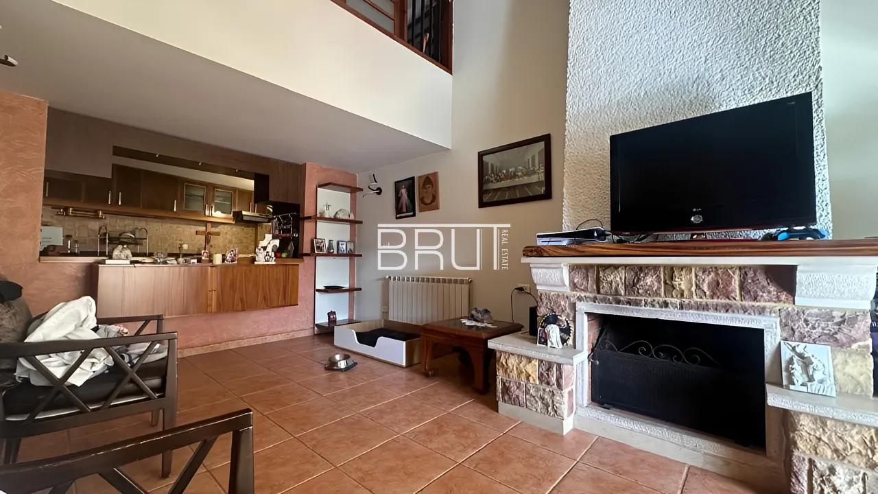 Chalet for Sale in Feitroun