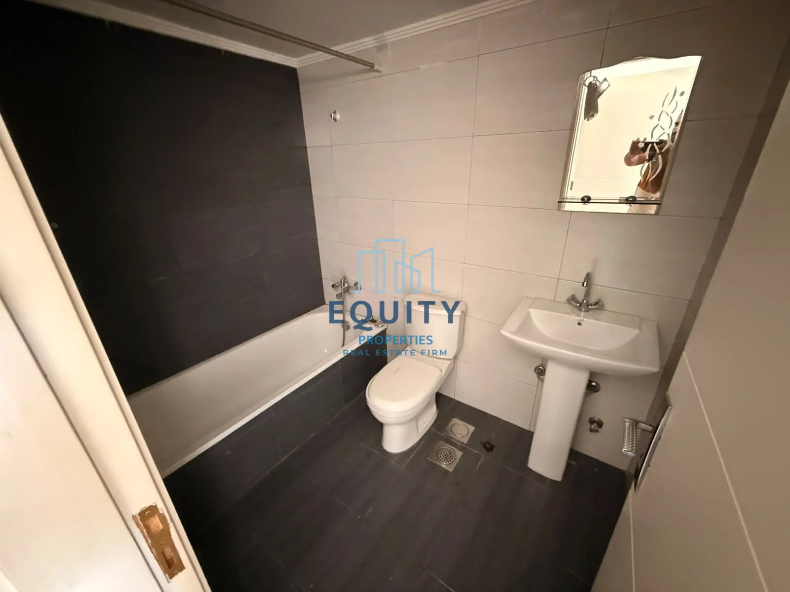 Apartment for sale in Qornet El Hamra