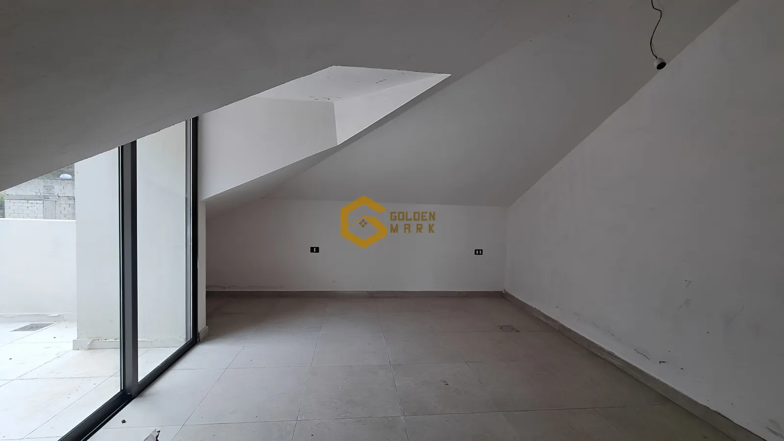 Apartment for Sale in Mazraat Yachoua - 1 bed, 1 bath