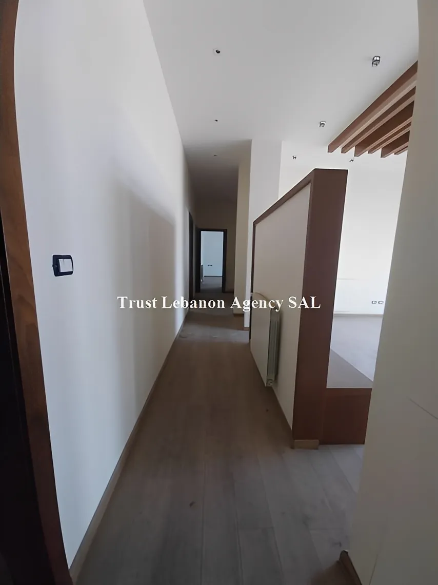 Villa for Sale in Baabda, Araya