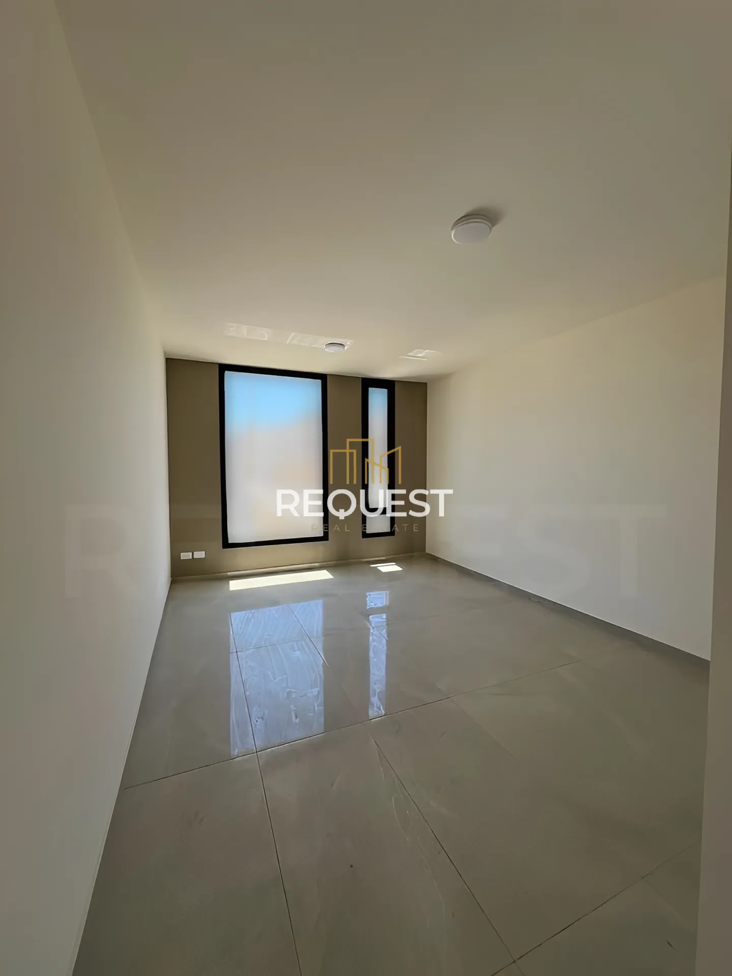 Office for sale in Haouch el oumaraa, lebanon