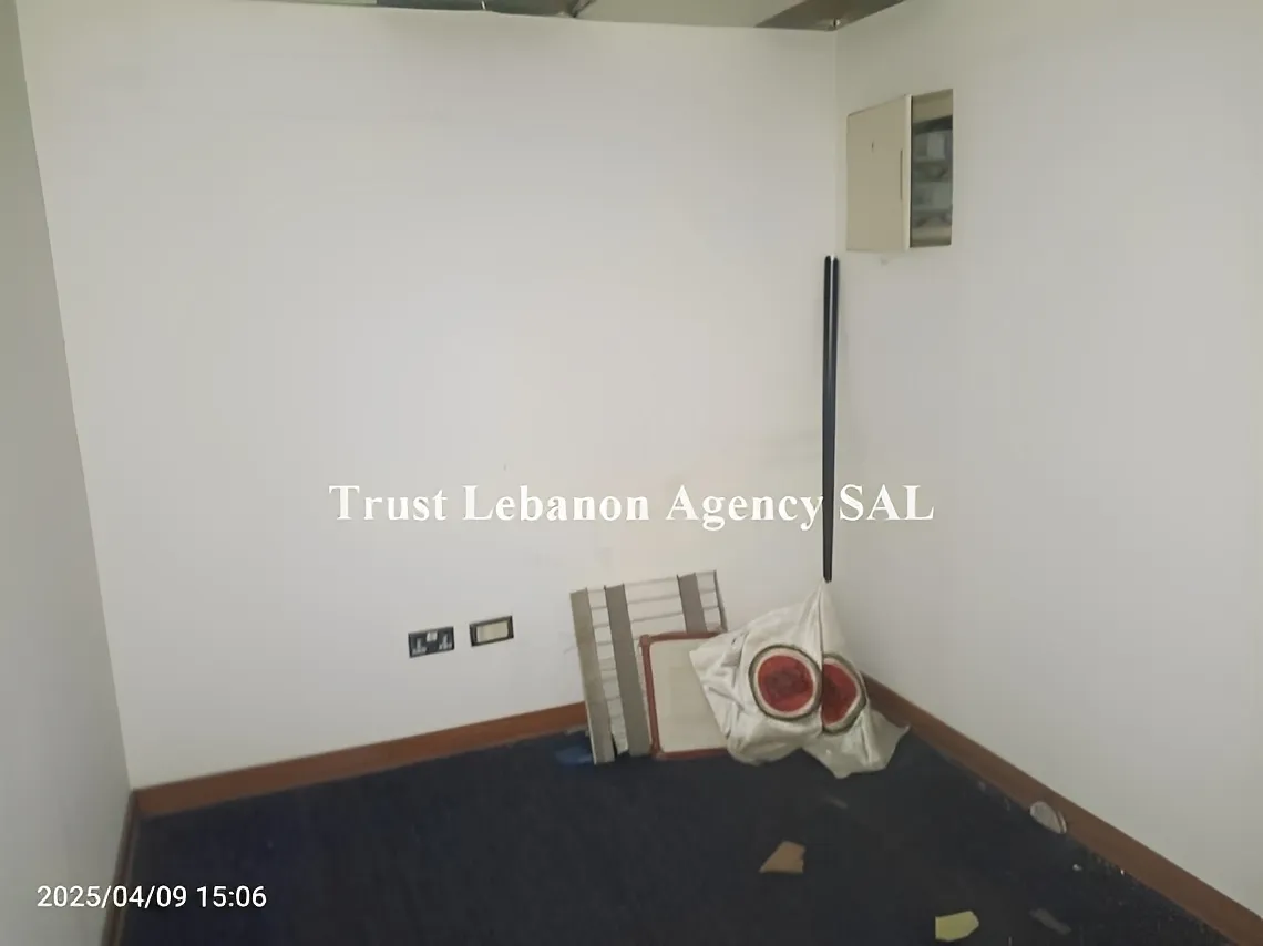 Office for rent in Beirut, Mina El Hosn