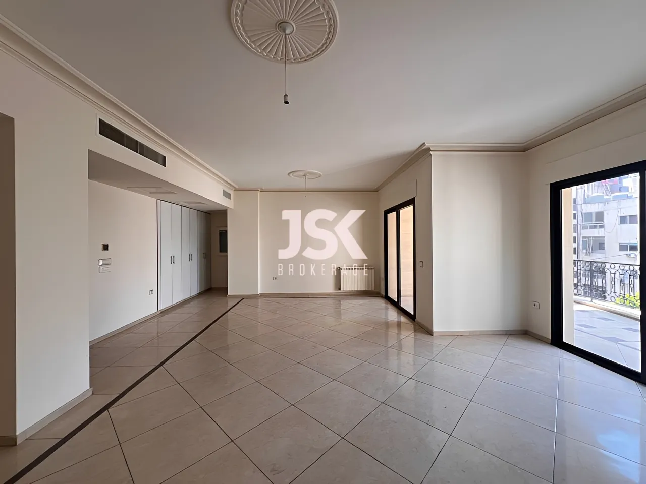Apartment for Sale in Sioufi