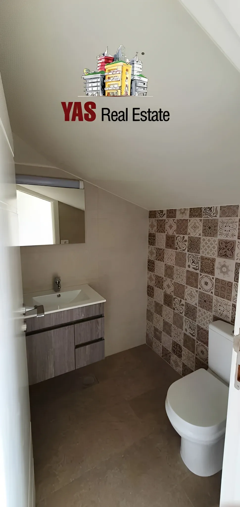 Apartment for Sale in Ballouneh - 3 bed, 4 bath