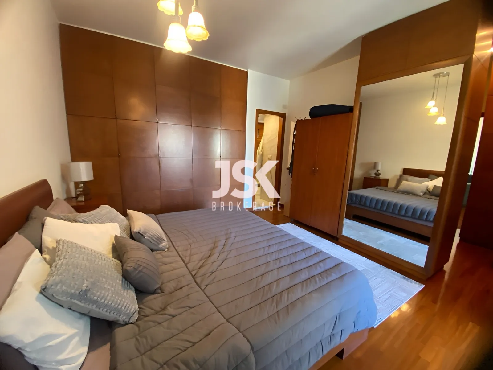 Office for Sale in Ras