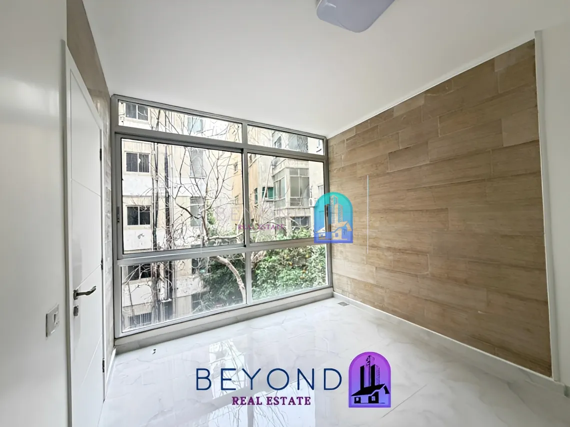 Apartment for sale in Clemenceau, Bayrut, Lebanon - 2 bed, 1 bath
