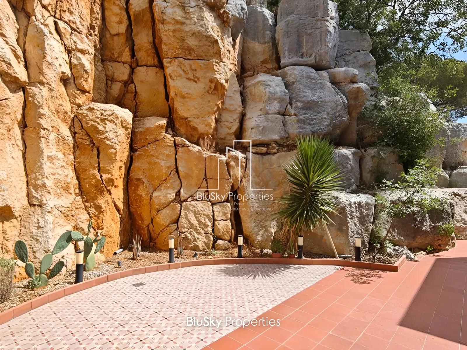 Apartment for Sale in Ouyoun Broumana - 4 bed, 4 bath